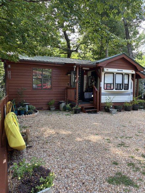 50 Rocky Ln., Cleveland, GA 30528