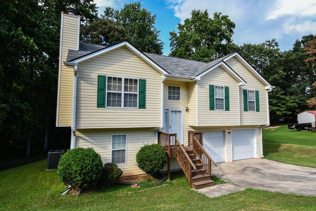 3864 Amber Glen Ln., Gainesville, GA 30507