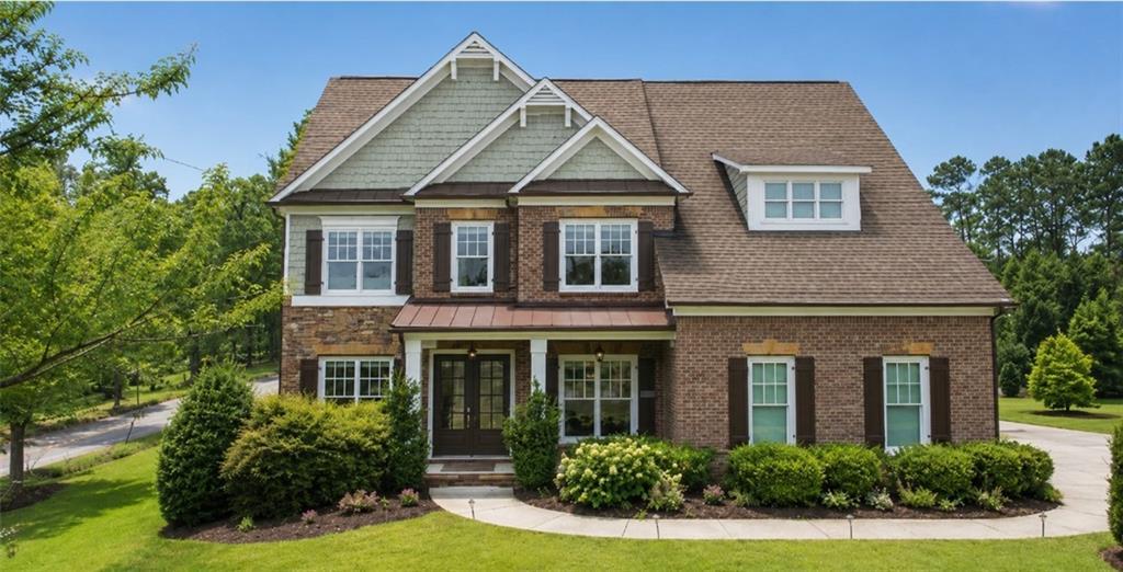 940 Lake Charles Dr., Roswell, GA 30075