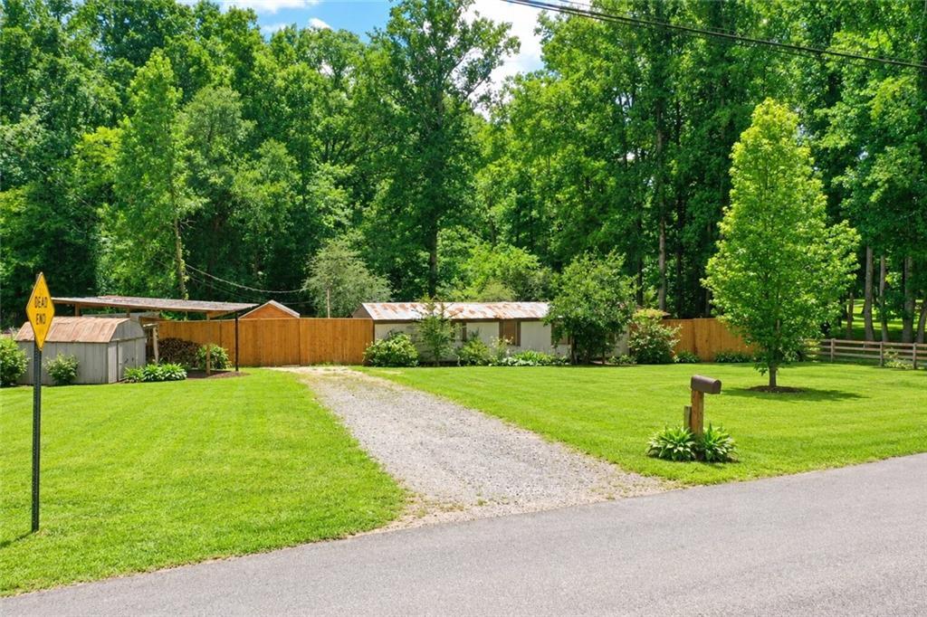 236 Pinewood Tr., Dawsonville, GA 30534
