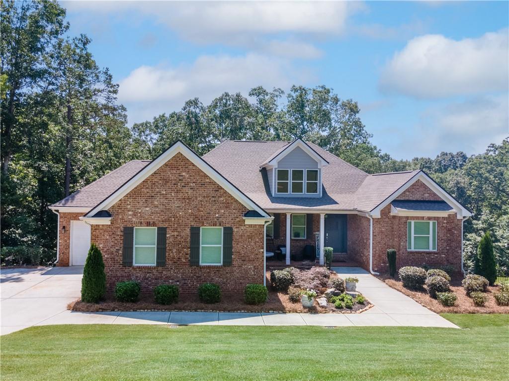 5171 Glen Forrest Dr., Flowery Branch, GA 30542