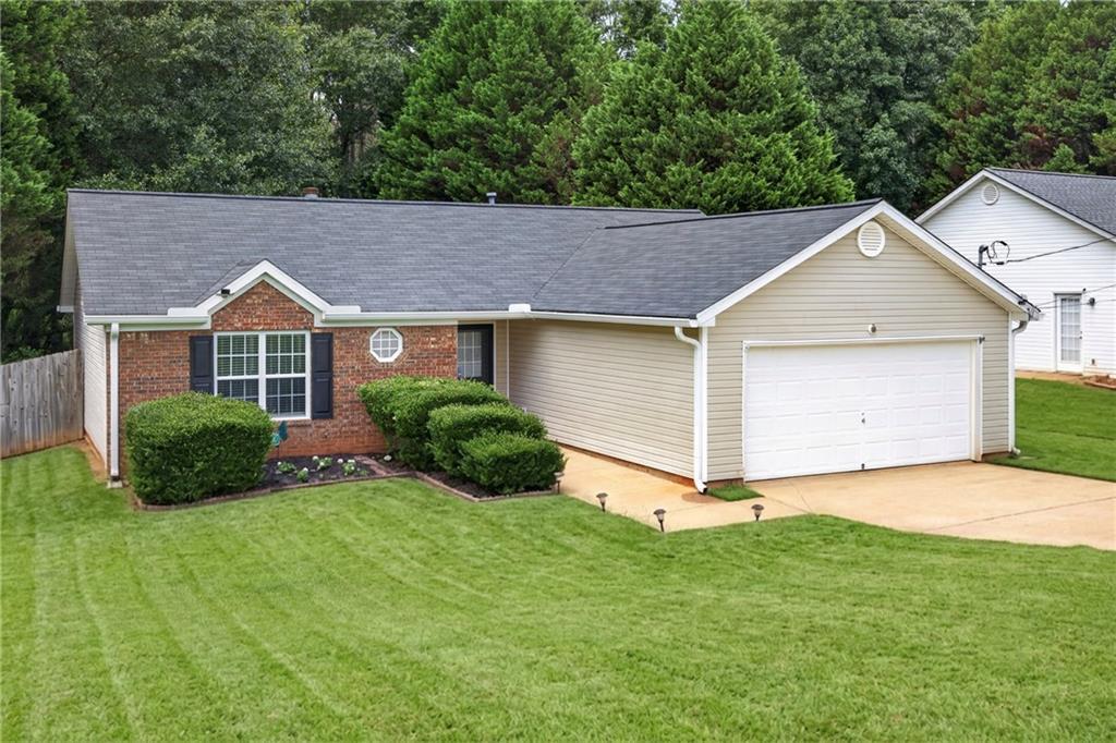 59 Canterbury Dr., Grantville, GA 30220