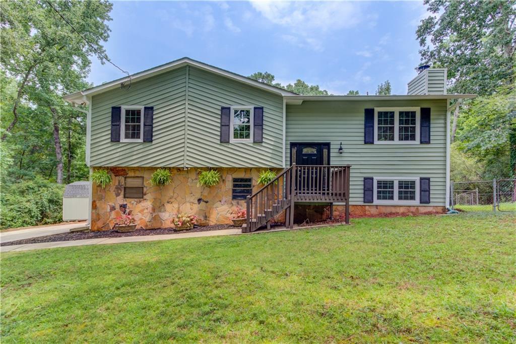 1298 Oakcrest Ct., Lilburn, GA 30047