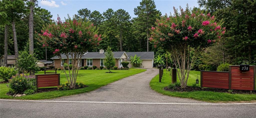 238 W Wedgewood Cir., Newnan, GA 30263