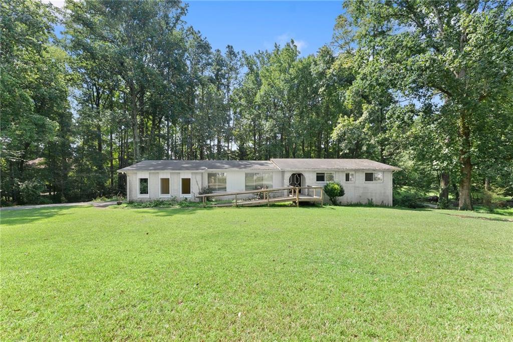 758 Springlake Rd., Lawrenceville, GA 30045