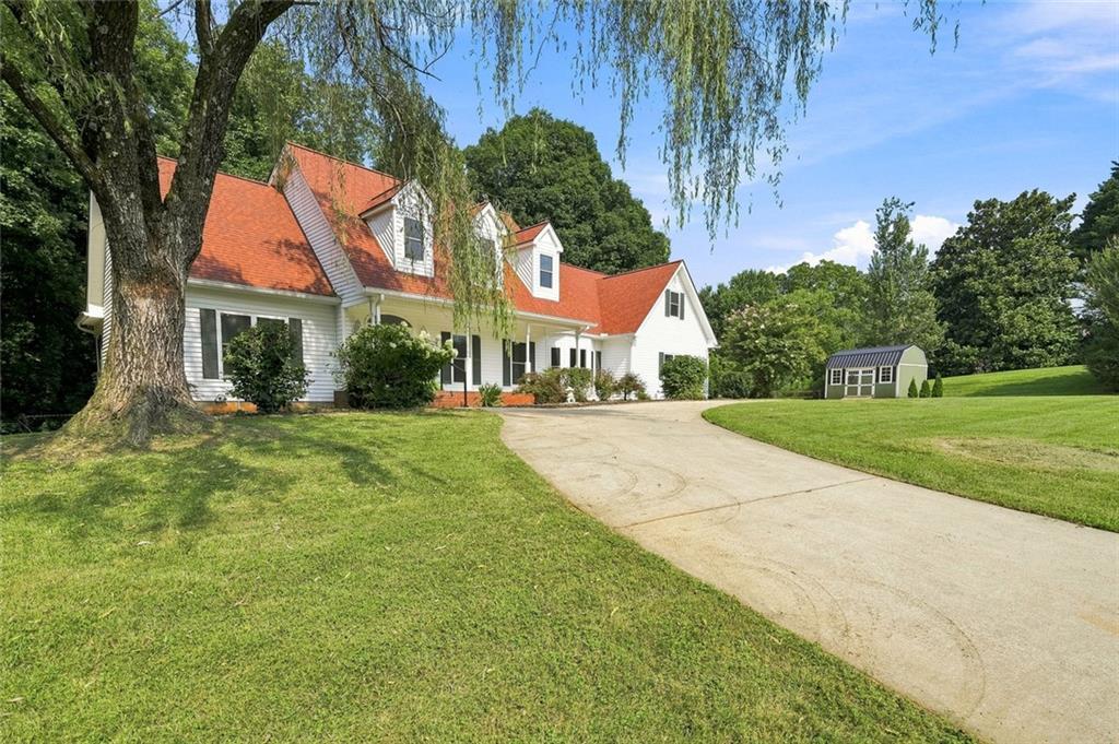124 Golden Autumn Dr., Dahlonega, GA 30533