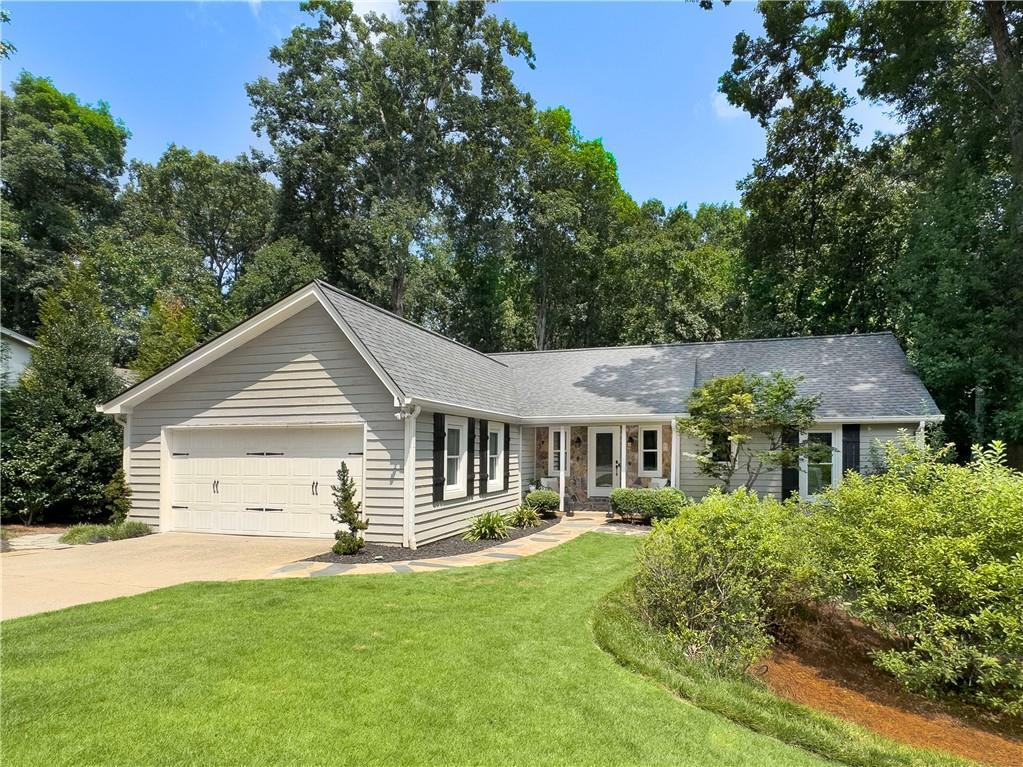 120 Boxelder Ln., Roswell, GA 30076