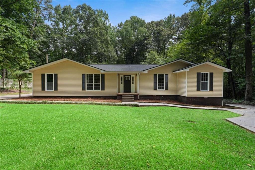 419 Marcella Ave., Sharpsburg, GA 30277