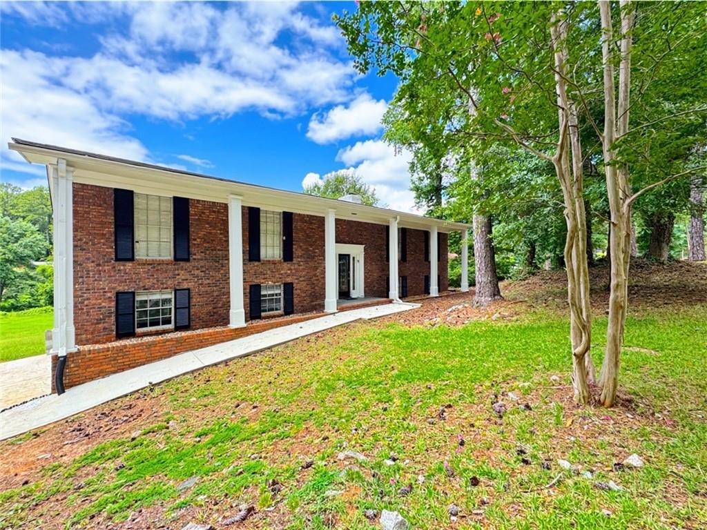 1665 Loch Lomond Tr., Atlanta, GA 30331