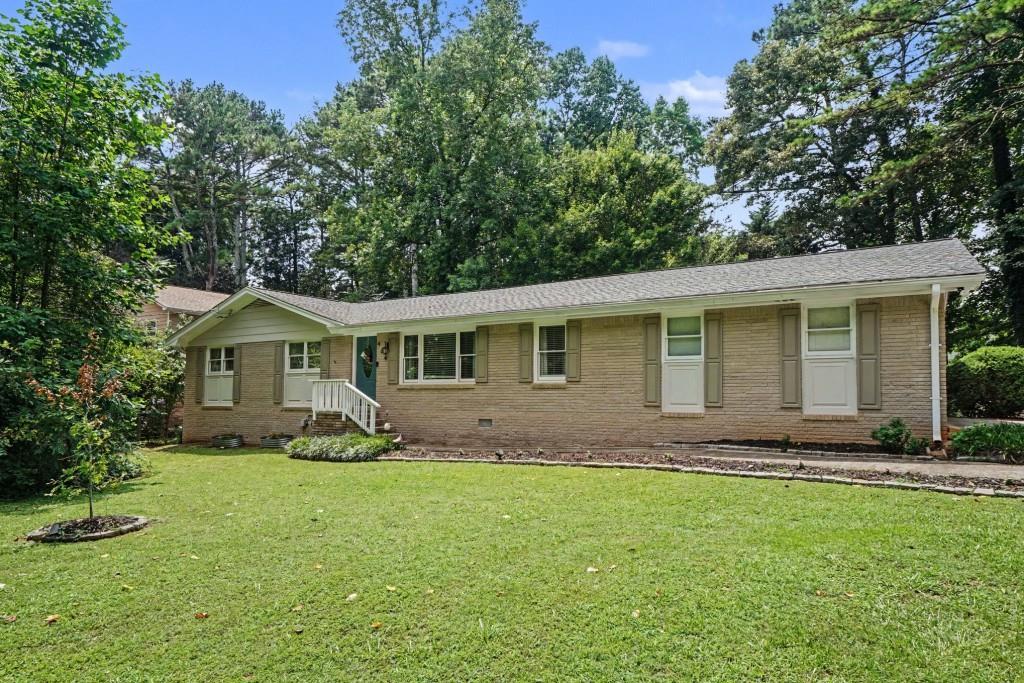 464 Horseshoe Cir., Lilburn, GA 30047