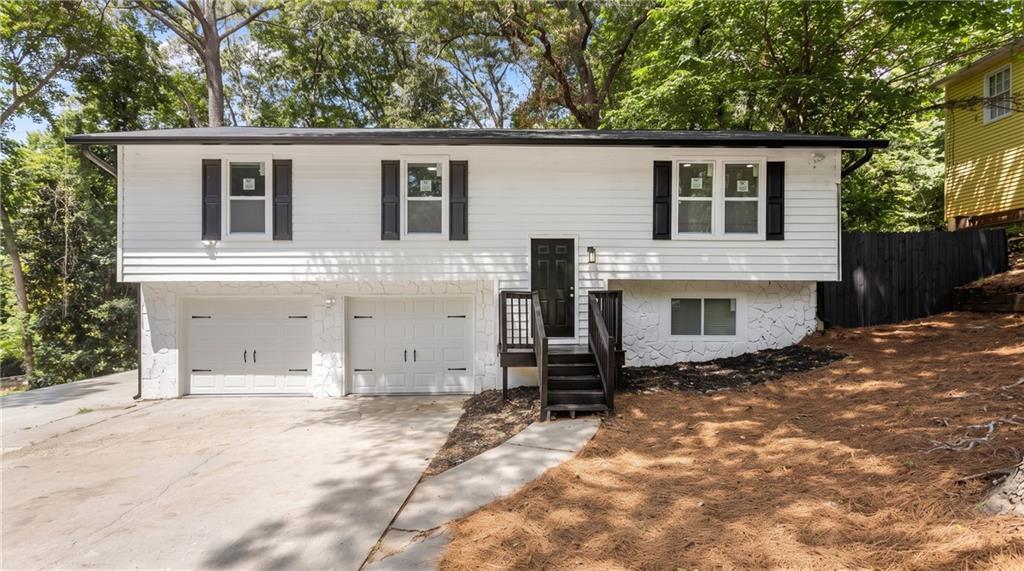 3291 Wintercreeper Dr., Lithonia, GA 30038