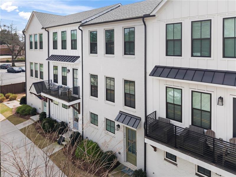 144 Chestnut Cir., Atlanta, GA 30342
