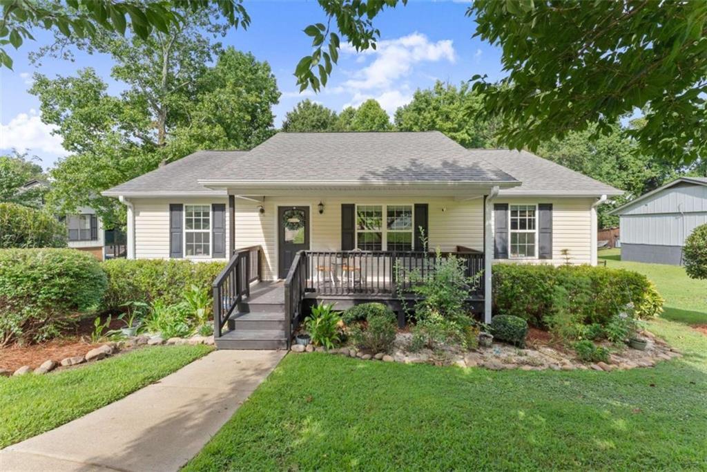 1738 Lanier Springs Dr., Gainesville, GA 30504