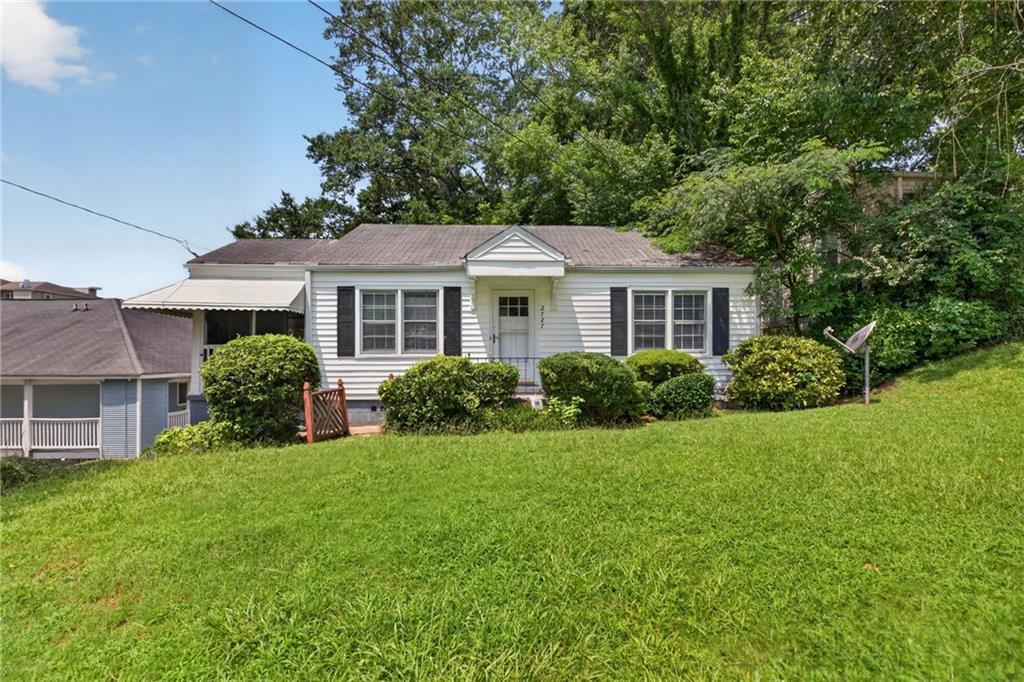 2727 Humphries St., East Point, GA 30344
