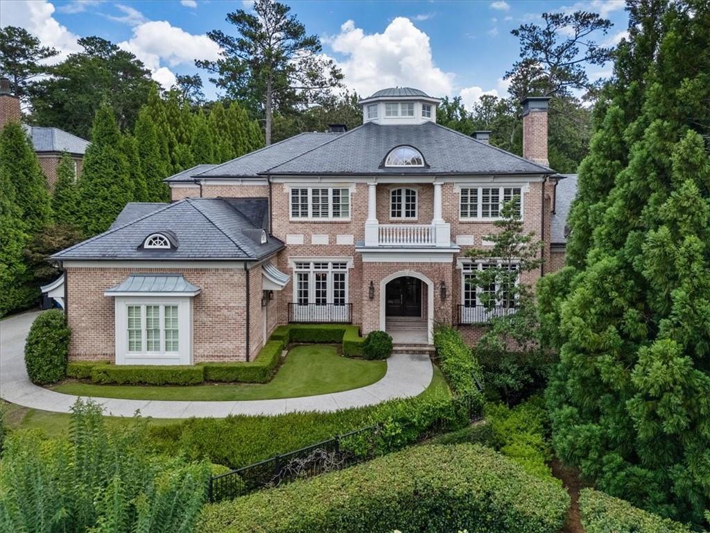 3225 W Paces Park Ct., Atlanta, GA 30327