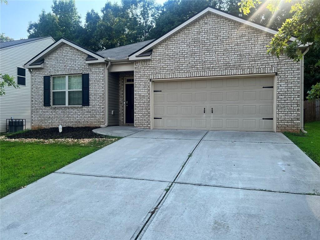 5481 Waverly Dr., Atlanta, GA 30349