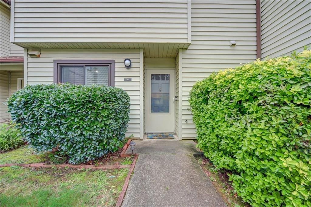 1182 Country Ct., Lawrenceville, GA 30044