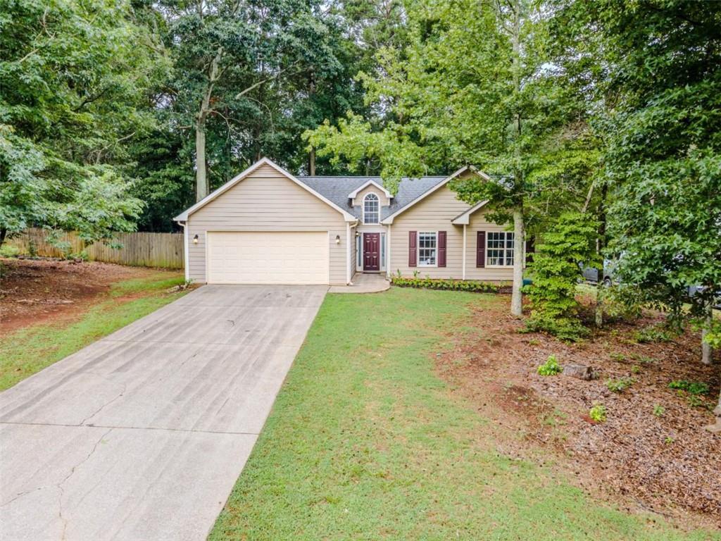 530 Flintlock Dr., Dacula, GA 30019