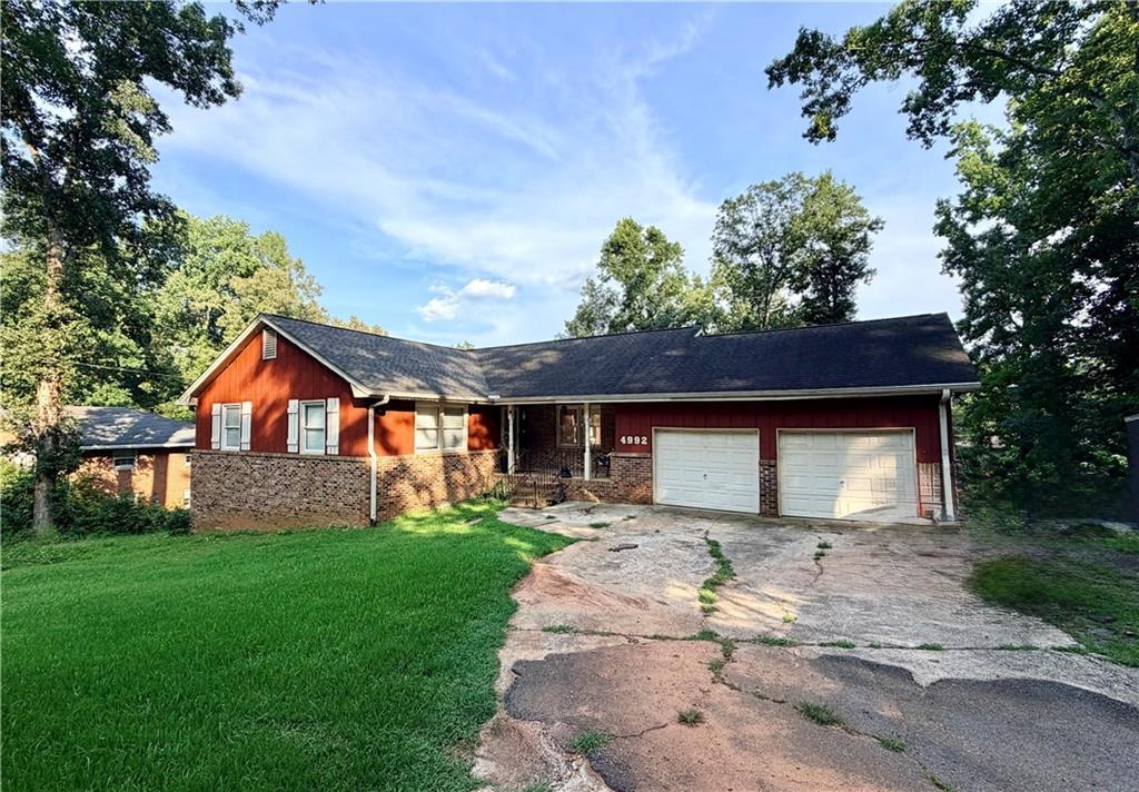 4992 Green Oak Dr., Lilburn, GA 30047