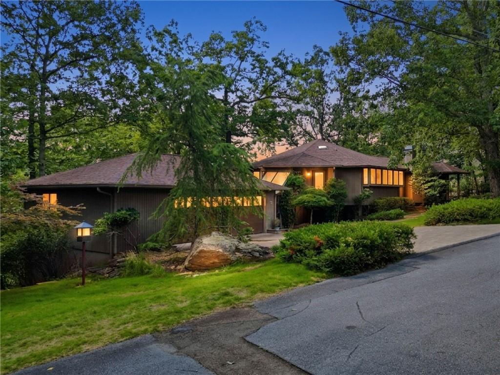 214 Ponderosa Ln., Waleska, GA 30183