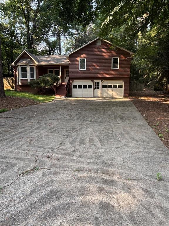 104 Southfork Dr., Woodstock, GA 30189