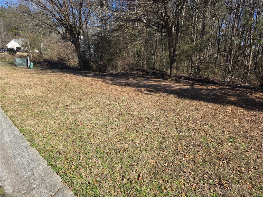 84 Essex Ln., Hiram, GA 30141