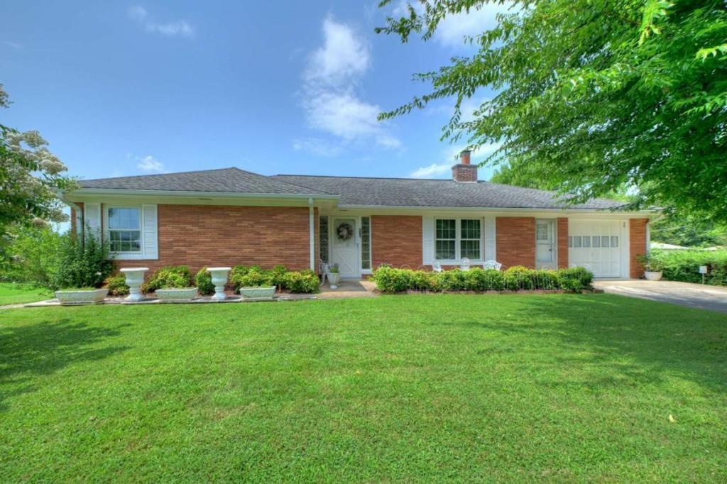 210 Lavista Dr., Blue Ridge, GA 30513