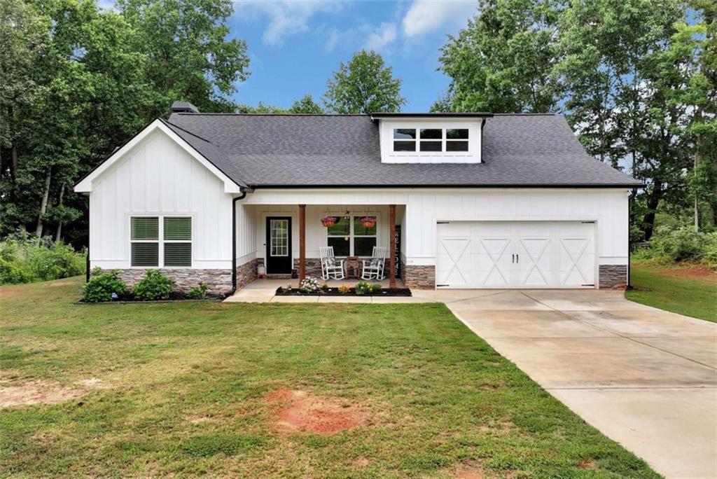 515 Forest Lake Rd., Pendergrass, GA 30567