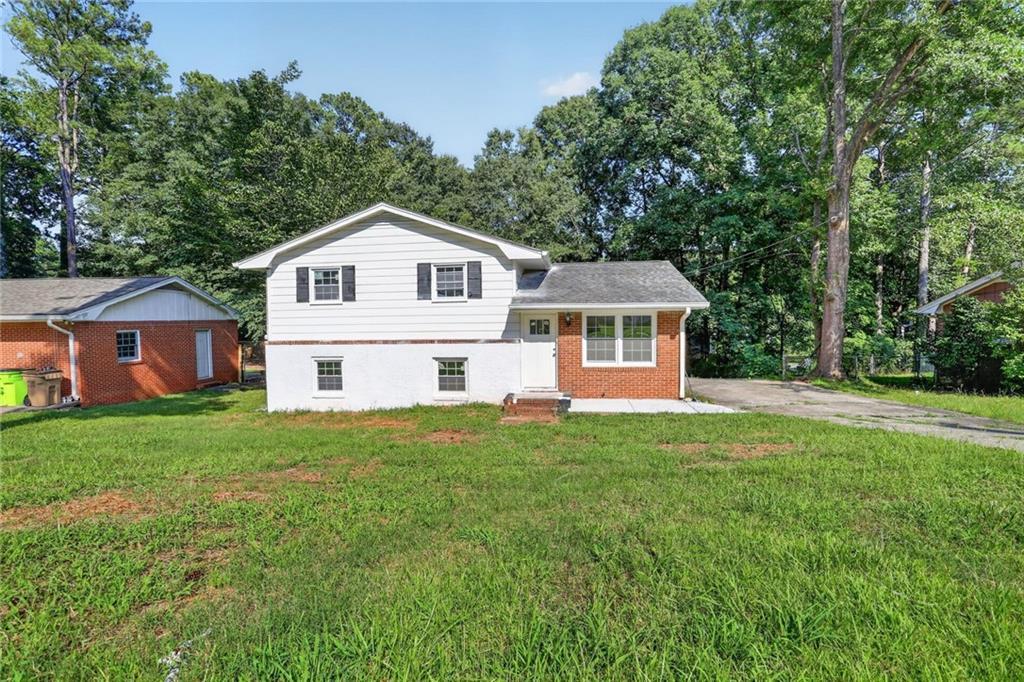 6464 Rabun Rd., Morrow, GA 30260