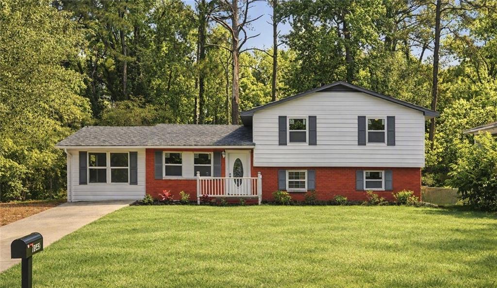 7348 Mockingbird Tr., Riverdale, GA 30274