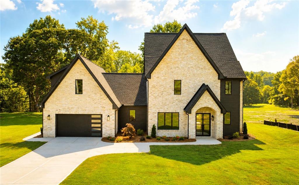 6218 Blackjack Rd., Flowery Branch, GA 30542
