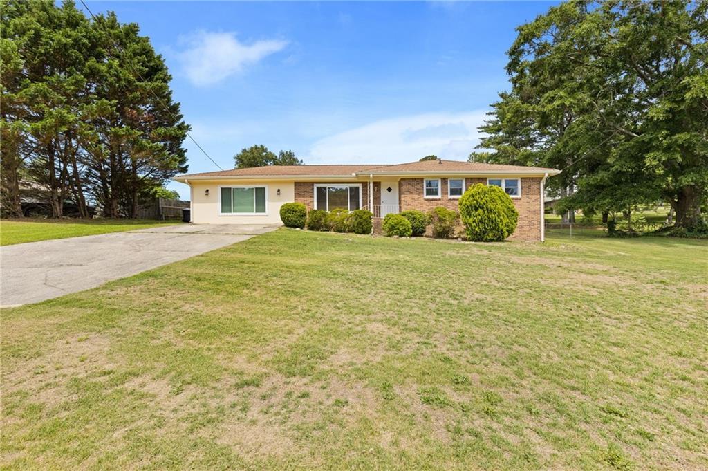2140 Rockdale Dr., Conyers, GA 30012