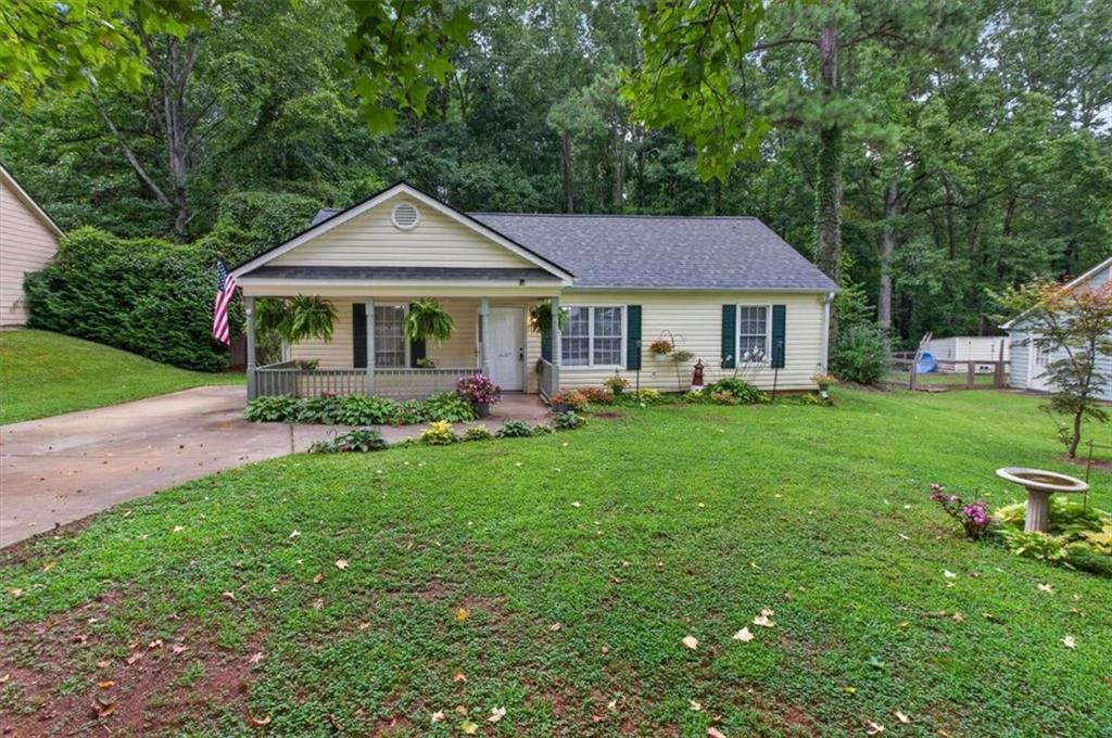 129 Whispering Pine Ln., White, GA 30184