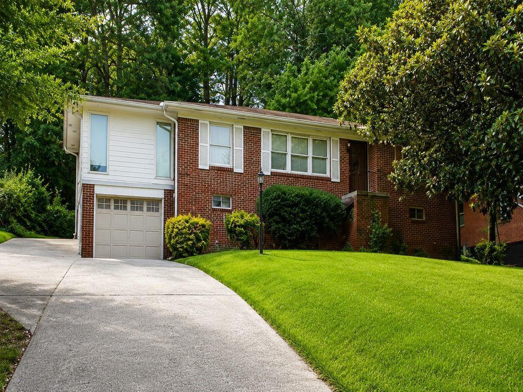 2732 Oldknow Dr., Atlanta, GA 30318