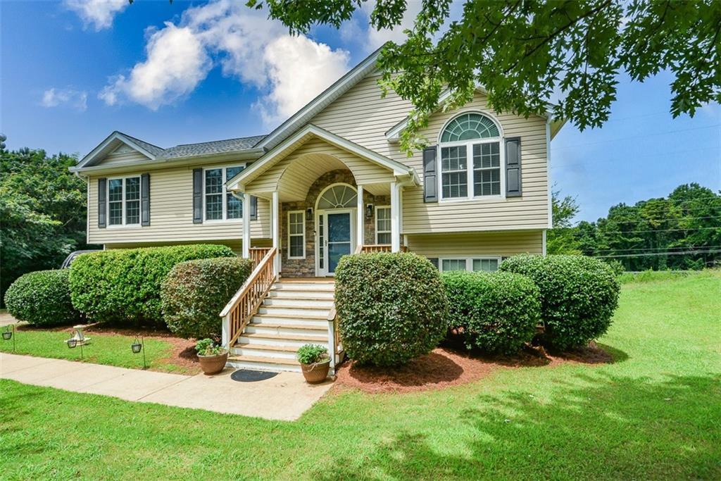 168 Oakview Dr., Dallas, GA 30157