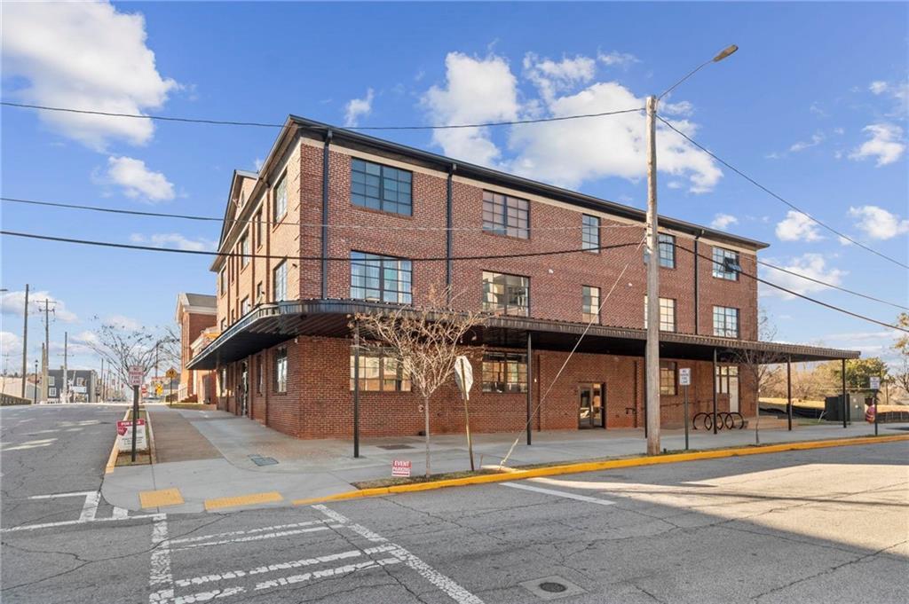 1805 Harvard Ave. #305, College Park, GA 30337