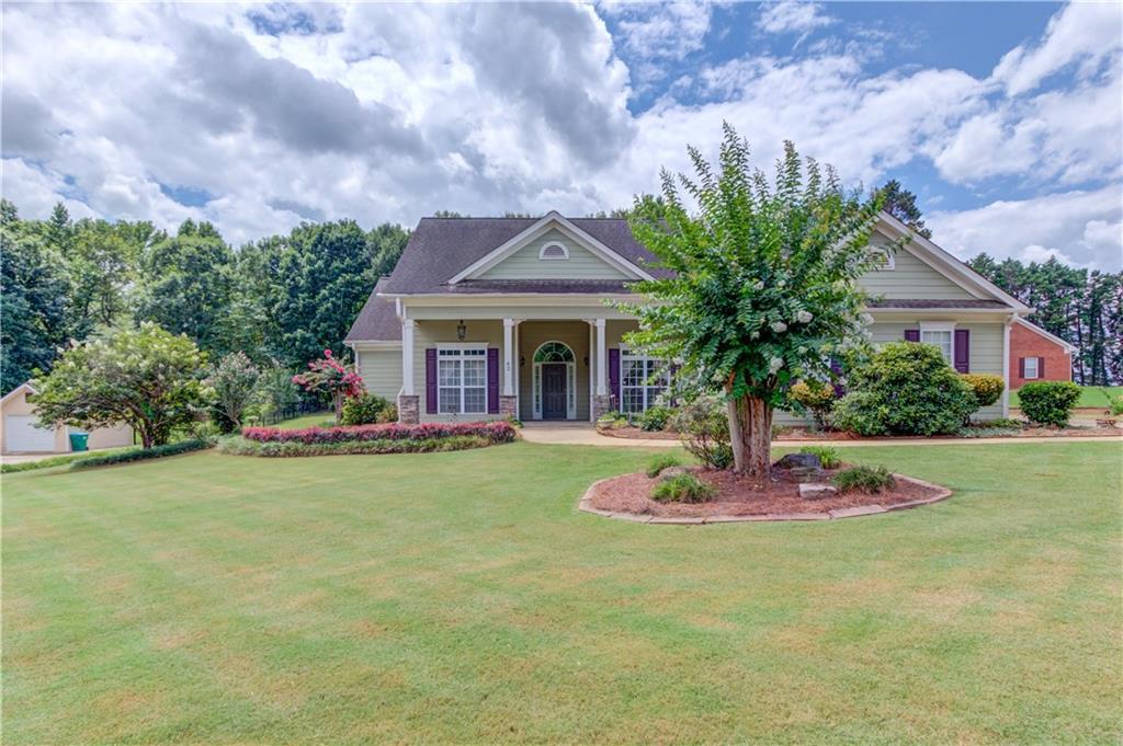 42 Dumar Ln., Hoschton, GA 30548