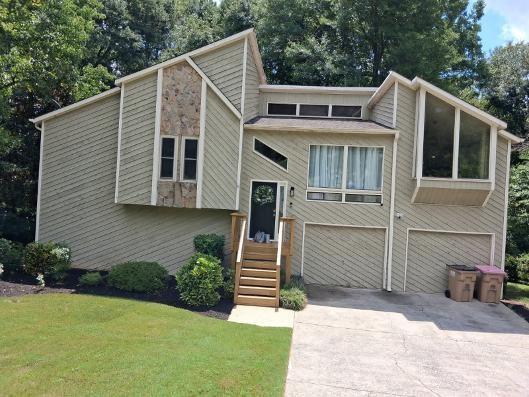 594 Farmbrook Tr., Kennesaw, GA 30144