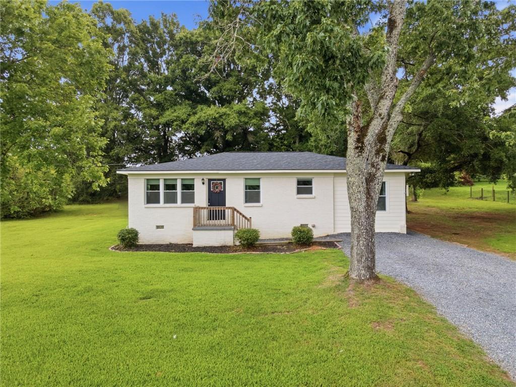 2398 Hall Station Rd., Adairsville, GA 30103