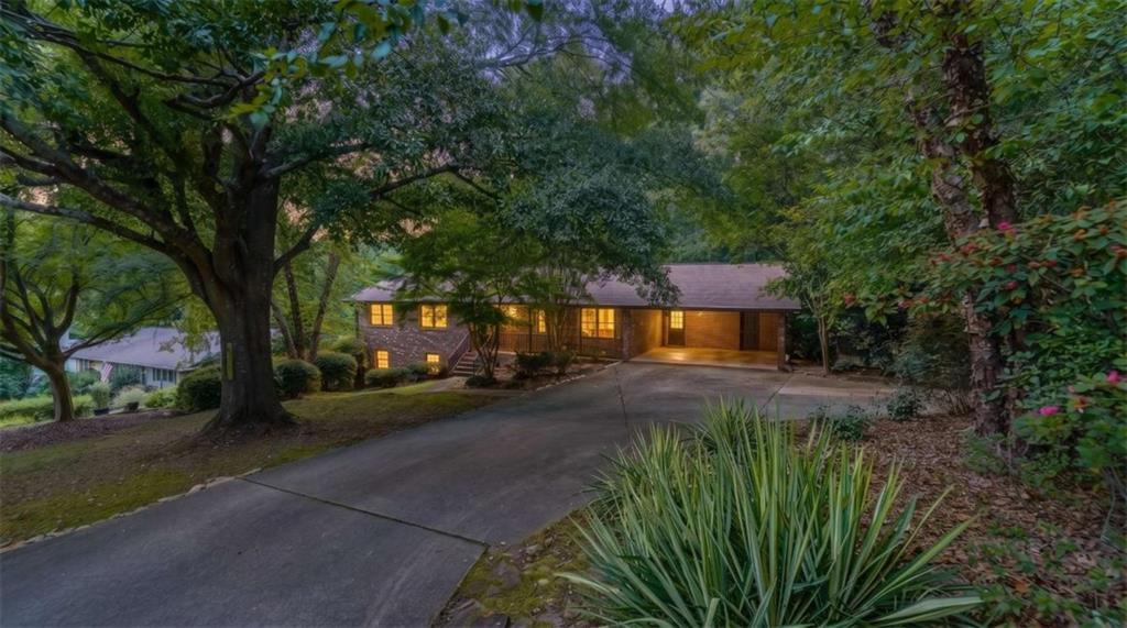 759 Riverhill Dr., Athens, GA 30606