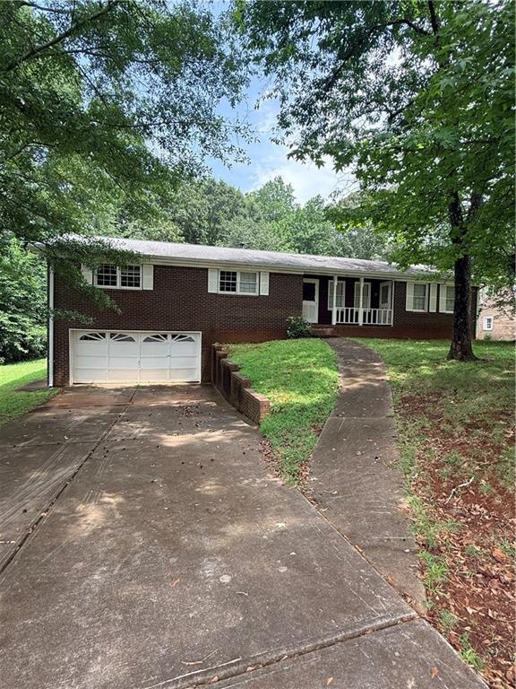 3827 Sherwood Dr., Douglasville, GA 30135