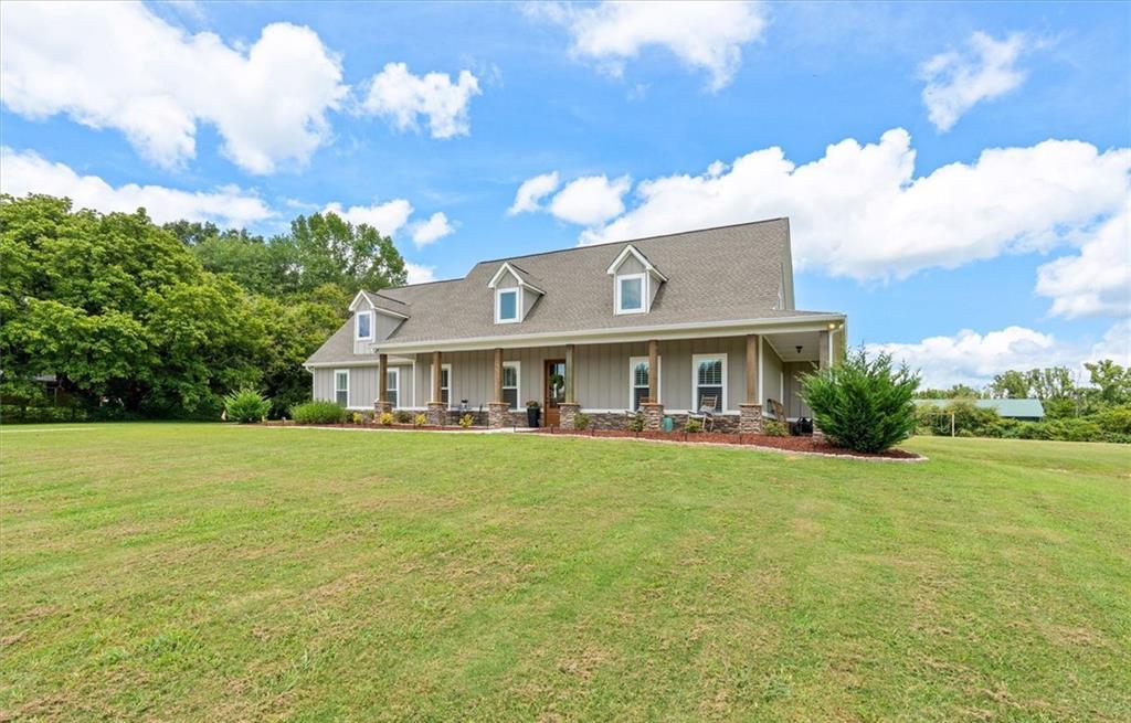 1303 Sandhill Hickory Level Rd., Carrollton, GA 30116
