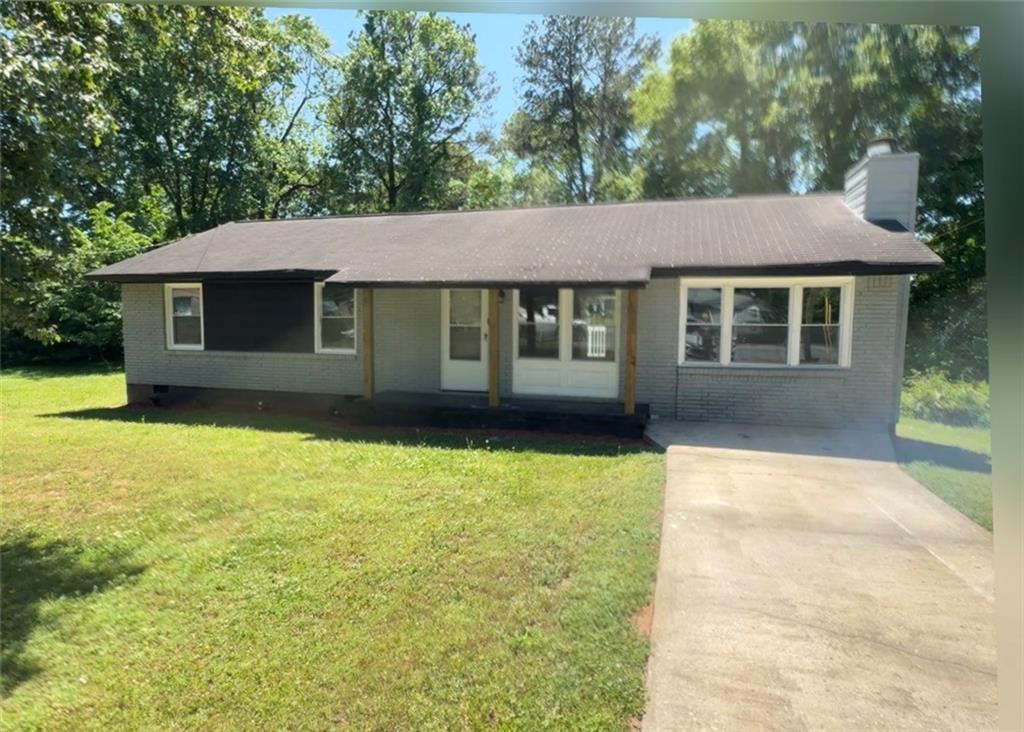 285 Queen Helen Ln., Jonesboro, GA 30236