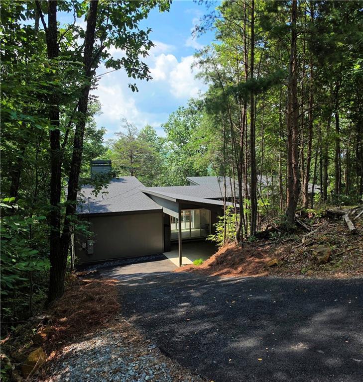 484 Rockwater Rd., Ellijay, GA 30536