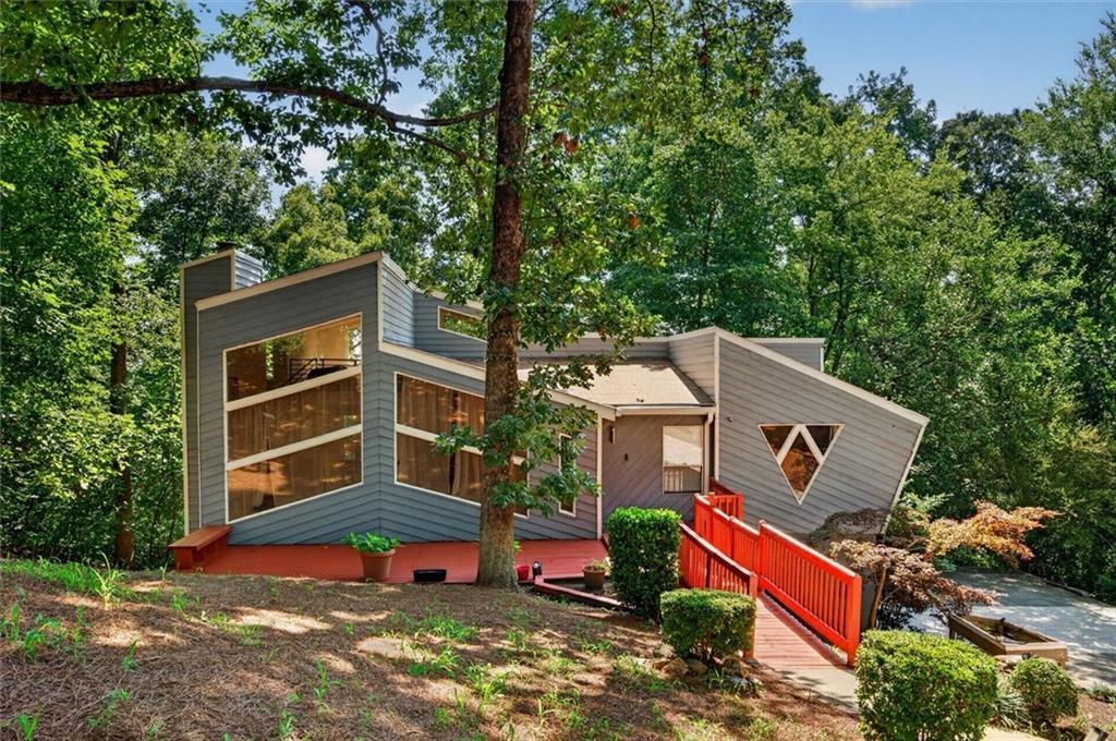 1981 Kinridge Rd., Marietta, GA 30062