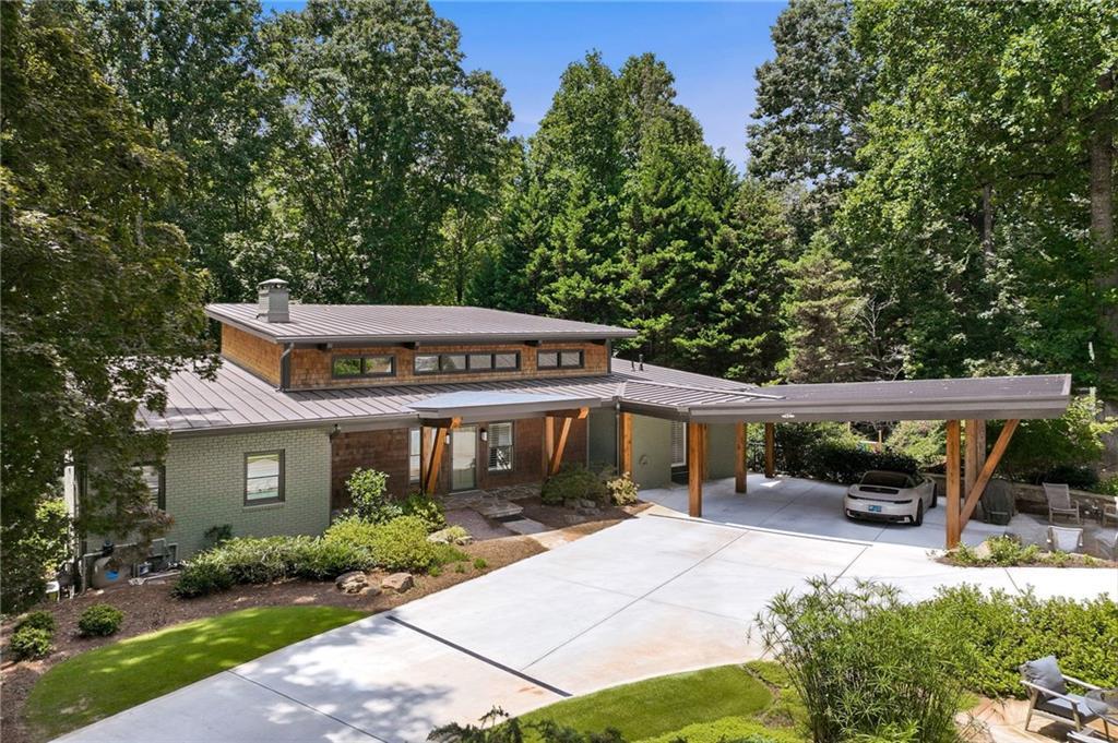 5973 Nachoochee Tr., Flowery Branch, GA 30542