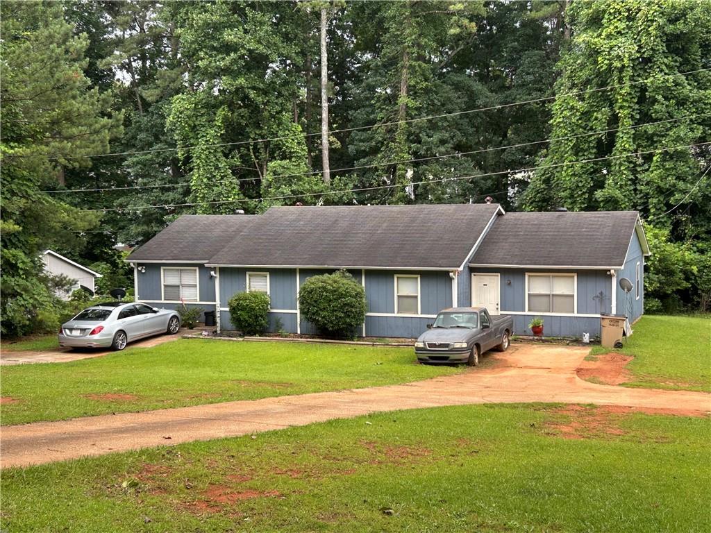 1292 Crystal Lake Rd., College Park, GA 30349