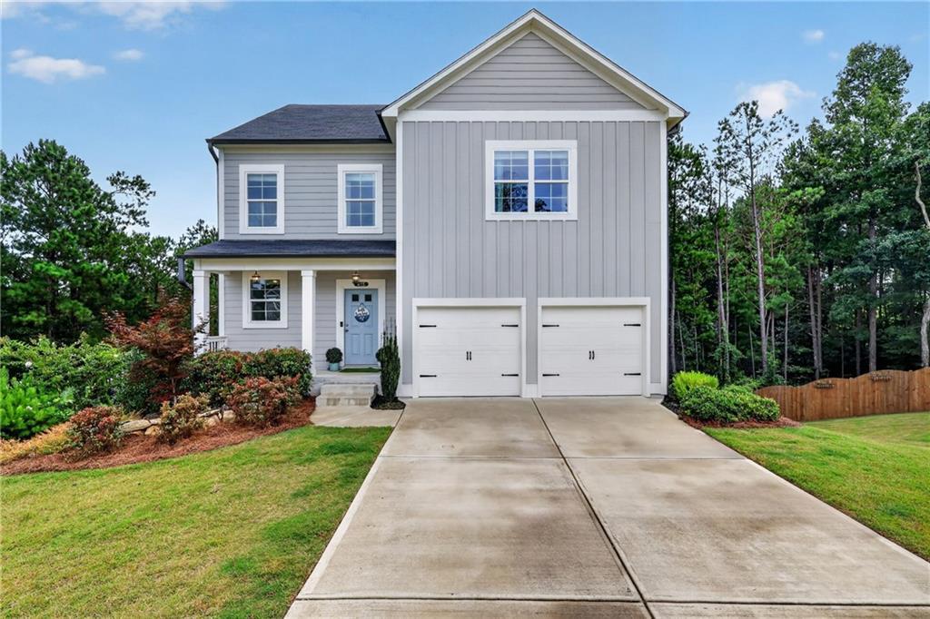 415 Creekstone Dr., Dallas, GA 30132