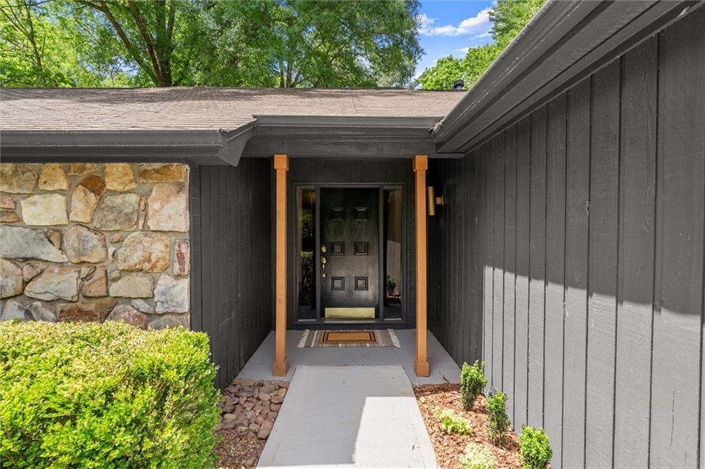 20 Sweetwood Ct., Roswell, GA 30076