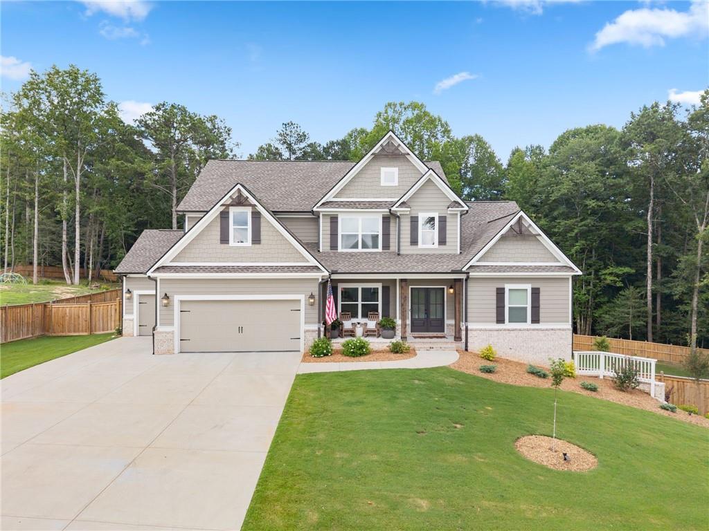 1081 Holly Dr., Loganville, GA 30052